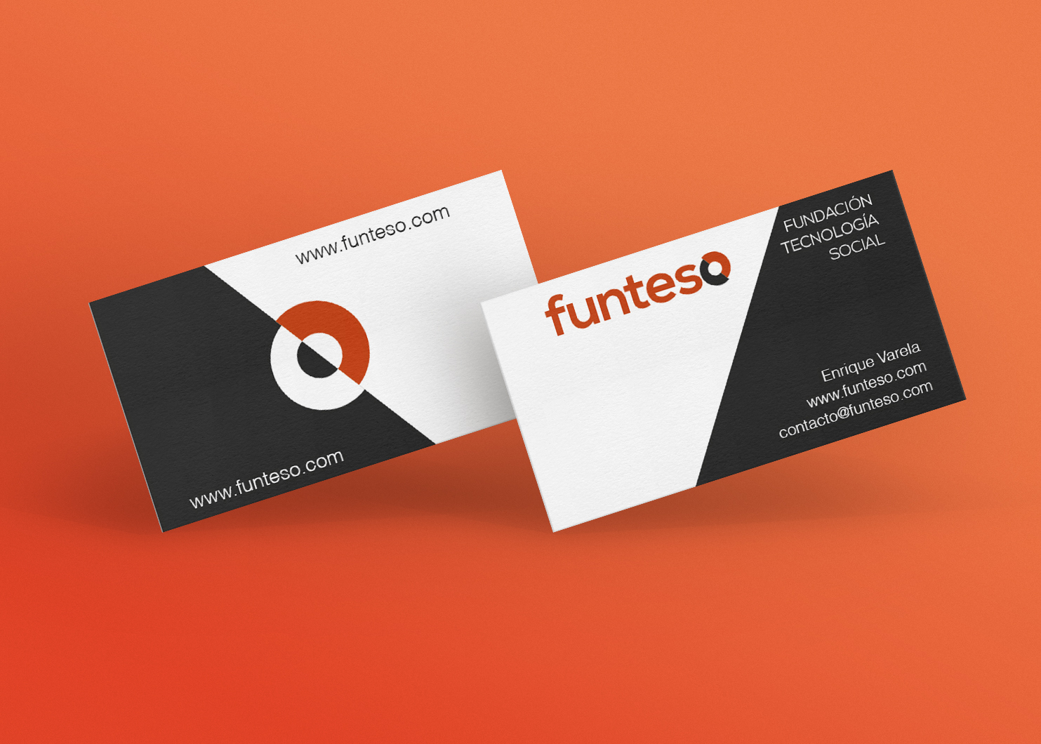 imagen que muestra la tarjetas de visita de FUNTESO como muestra de su identidad corporativa.